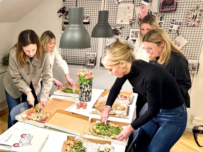 pizza i köket hos HOME